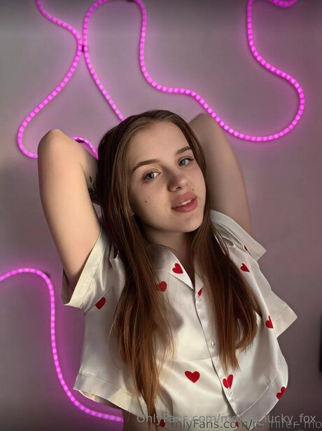 Mollyy Lucky Fox hot model pictures