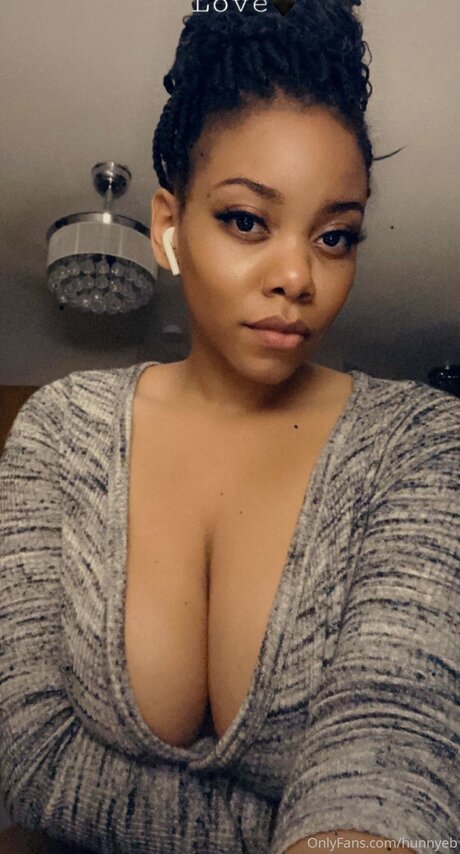 asian top onlyfans sexy nude picture