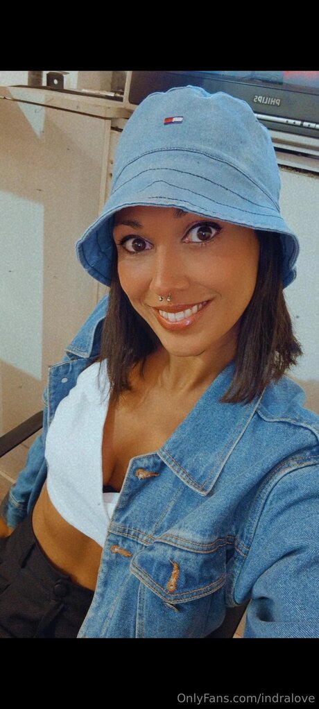 Indralove pornographic model img