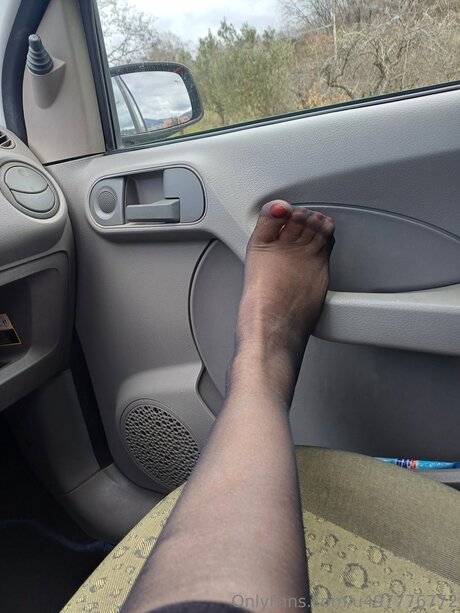 U497776772 nude actress pics