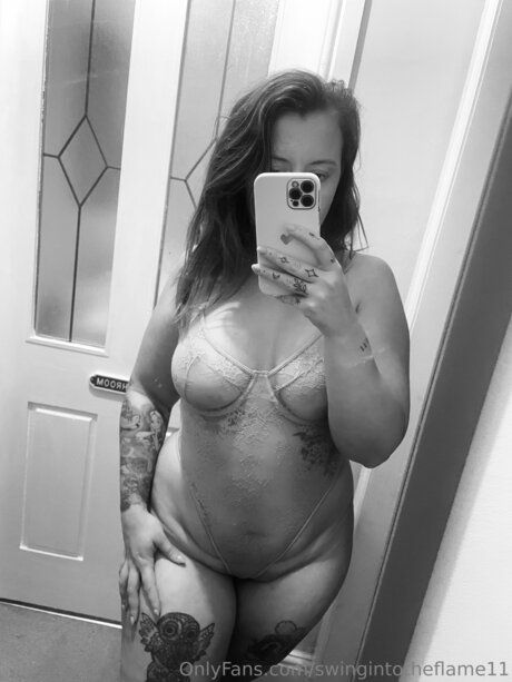 Swingintotheflame11 pornstar art gallery