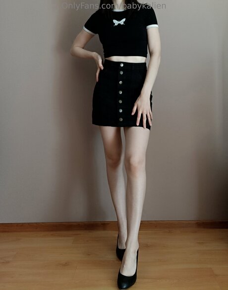 Babykalien adult model gallery