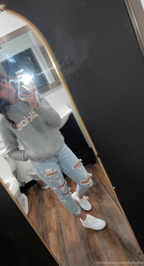 Sluttyshy erotic model picture