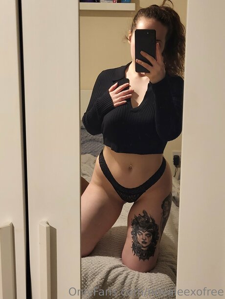 Novaleexofree pornographic actress photos