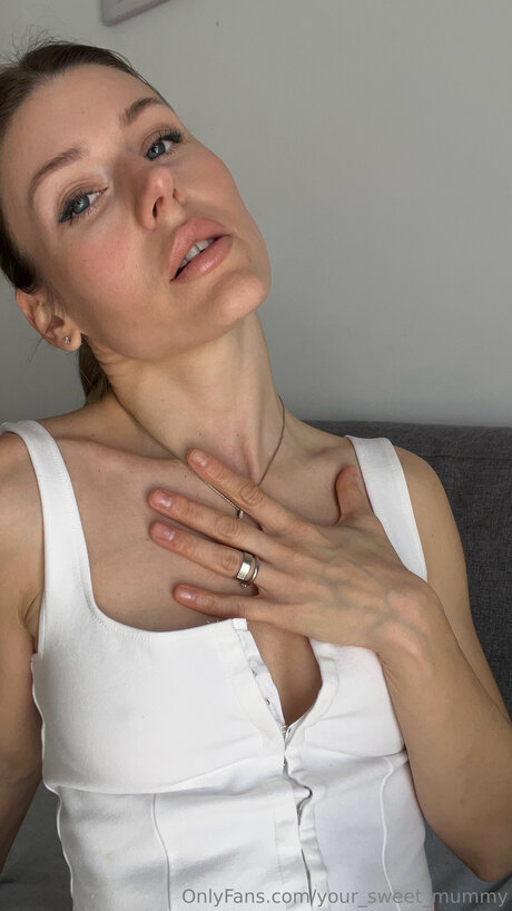 eyes onlyfans hot sexy photos