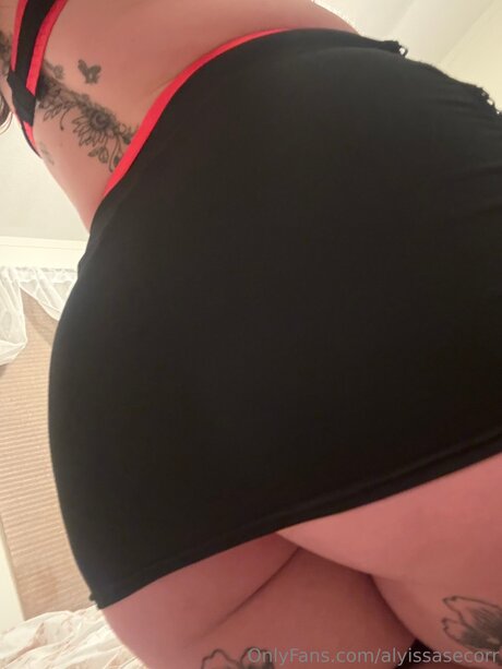 Alyissasecorr exclusive model images