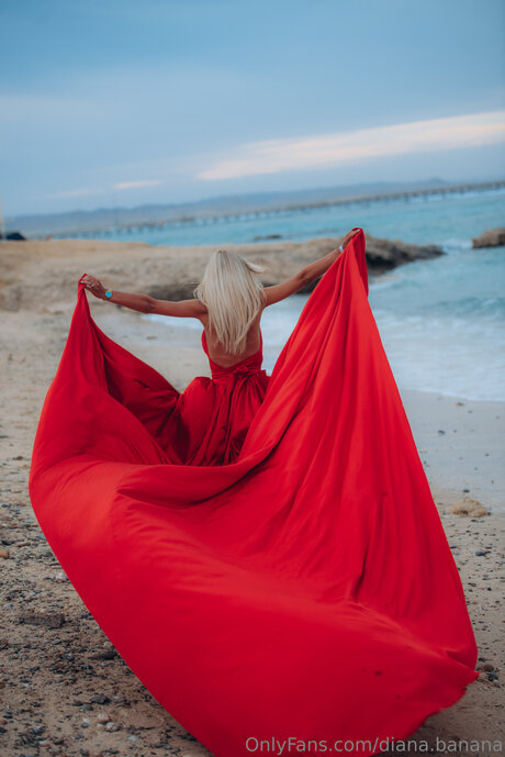 Diana Banana pornstar naked pics