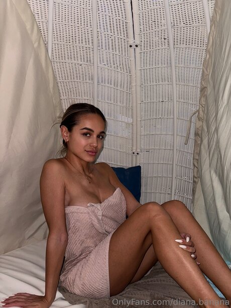 Diana Banana star pornographic pictures