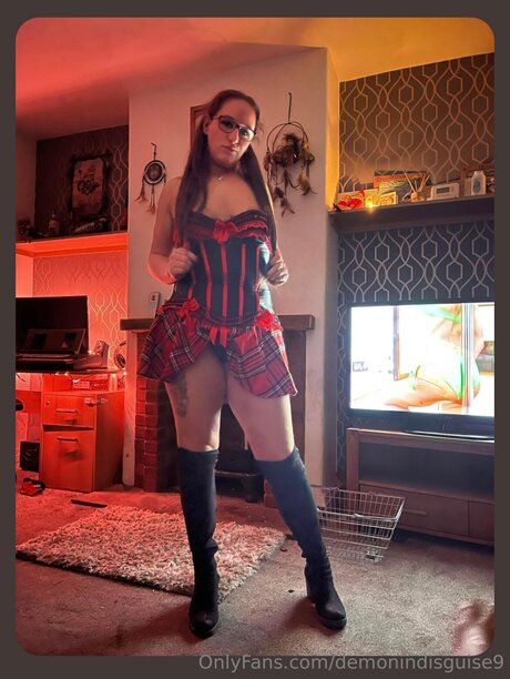 Demonindisguise9 beautiful model image