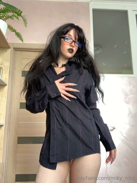 Miky Niky sex model img