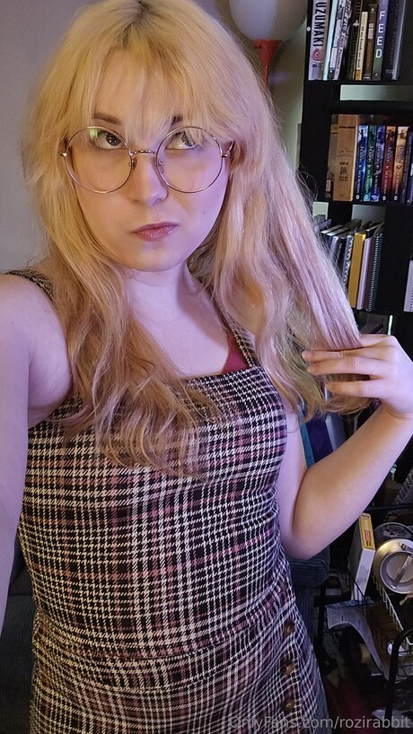 Rozirabbit model free pictures