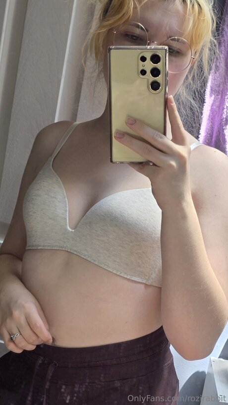 Rozirabbit model perfect pic