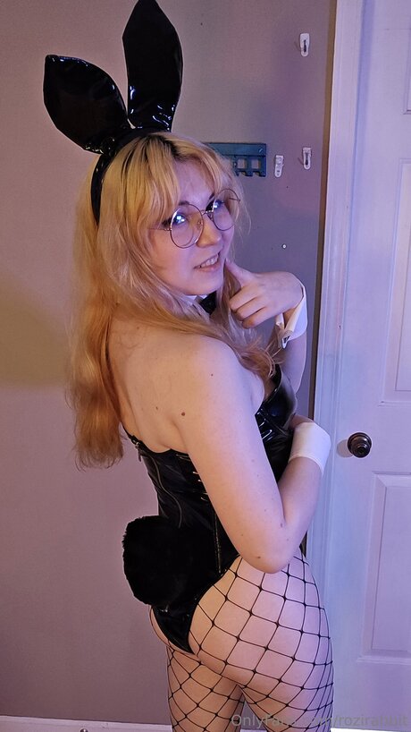 Rozirabbit porn model images