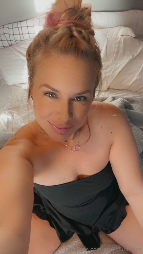 Sexykfuntimes hd star img