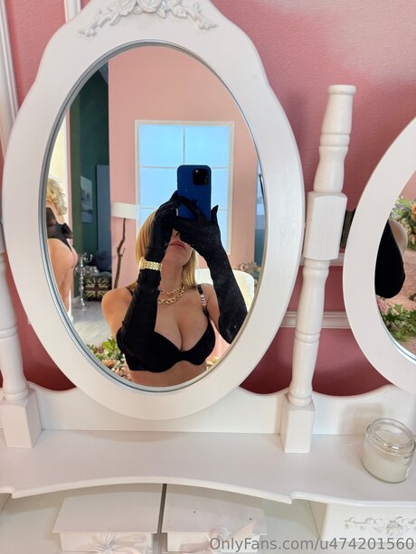 U474201560 pornographic actress galleries