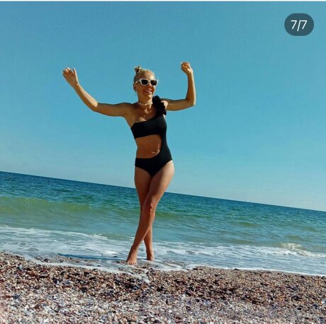 U474201560 model adult image