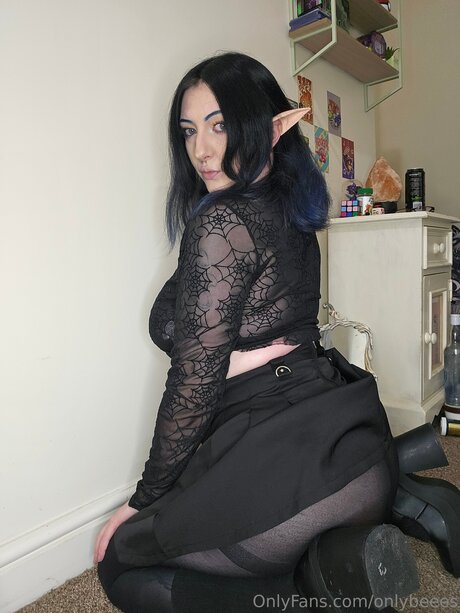 Onlybeees model hd archive