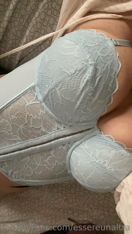 Essereunaltra nice model img