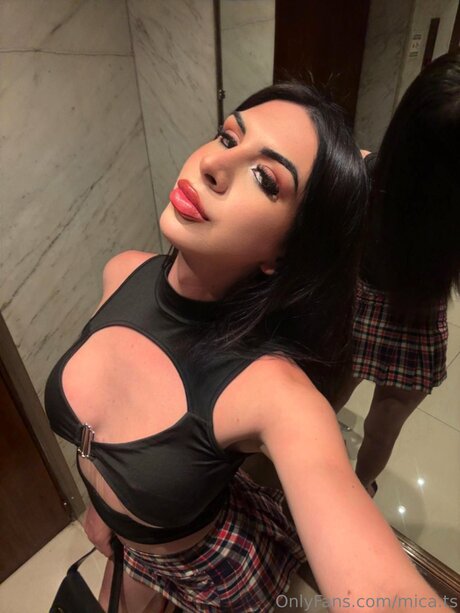 Micaelaa Xxx erotic actress pics