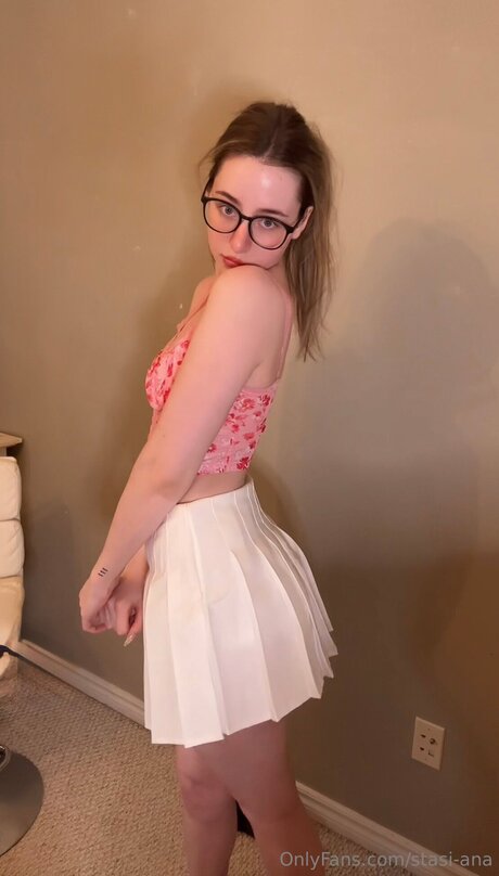 Stasi Ana naked actress images