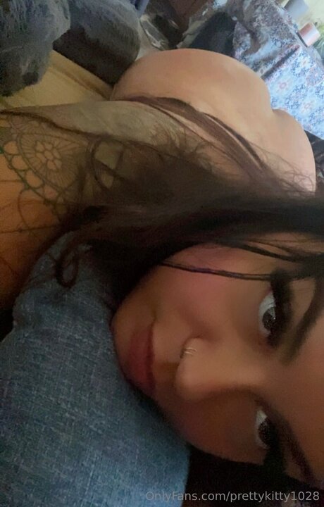 Prettykitty1028 erotic pornstar images