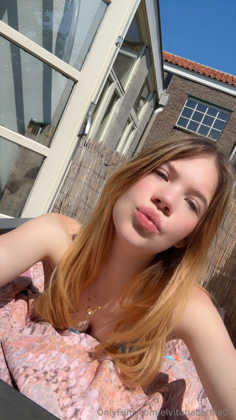Elvitaballerina07 pornstar high quality image