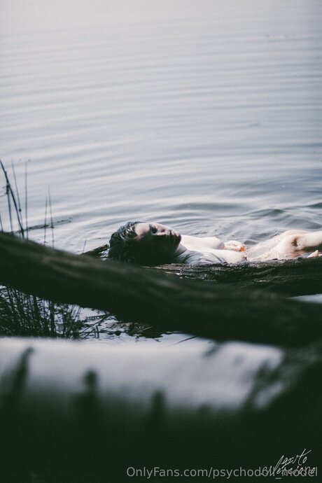 Psychodoll Model perfect actress pictures