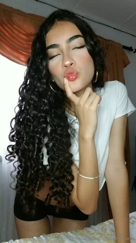 Skinny Curly pretty star galleries