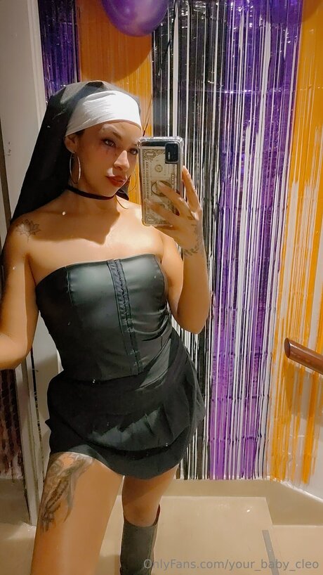 Your Goddess Cleo nude star pictures