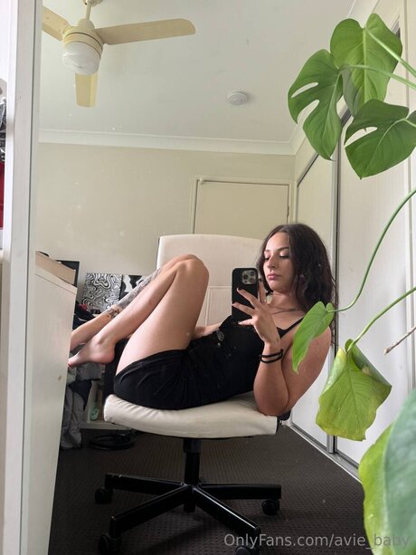 Avie Baby pornographic model photo