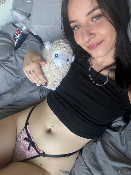 Avie Baby star art archive