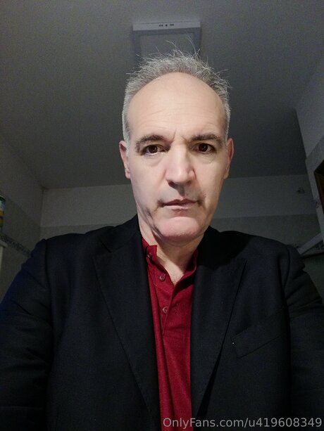 U419608349 model picture