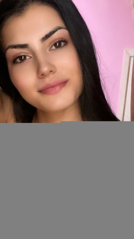 Laylaa33 pornstar photo