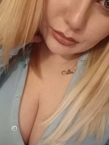 Alisiaflore00 model top pic