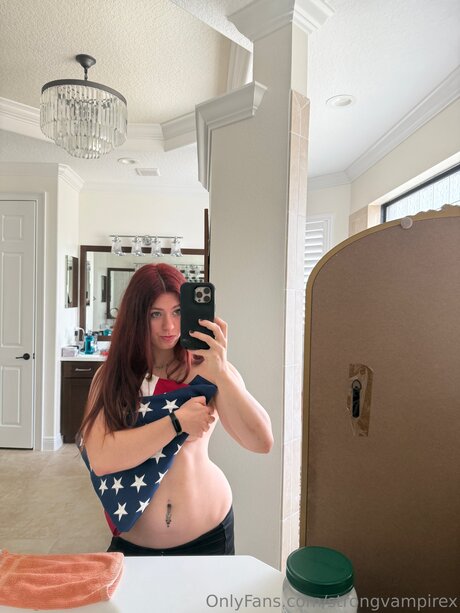 Strongvampirex naked star pic