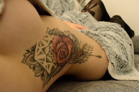 Ismirrelativ exclusive actress img