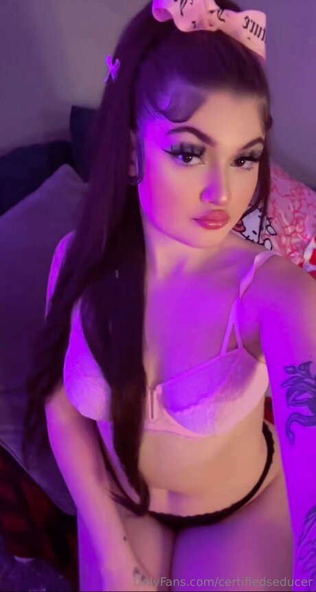 Certifiedseducer model nice pic