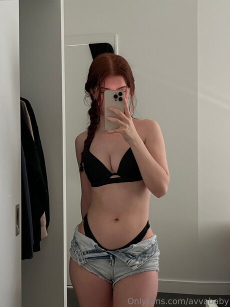 Avvababy nude actress pic