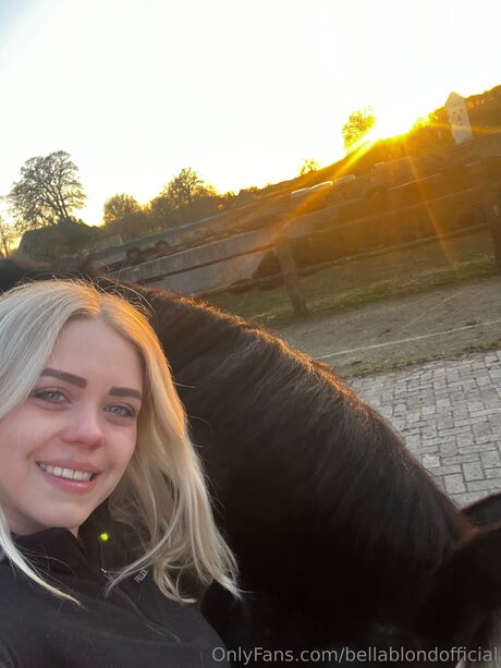 Bellablondofficial actress gallery