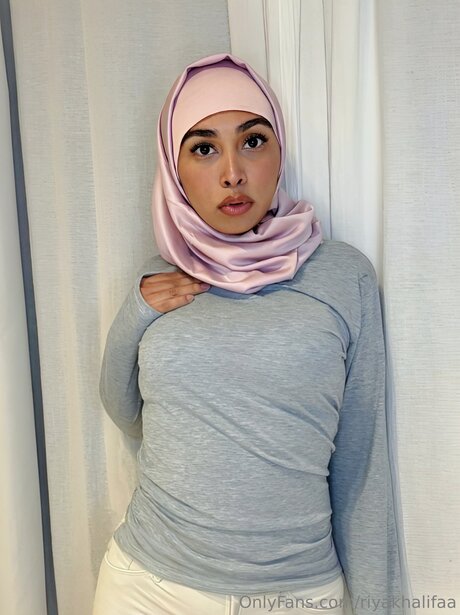 Riyakhalifaa hd pornstar photo