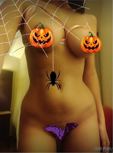 Ginray naked model image