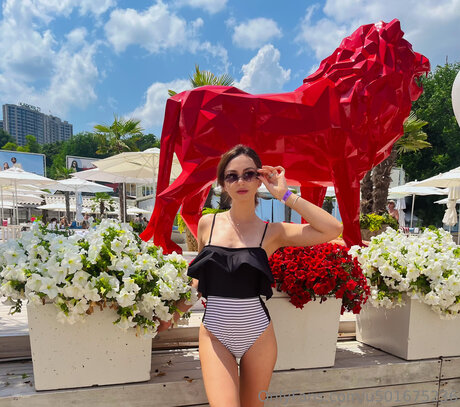 U501675236 actress photo