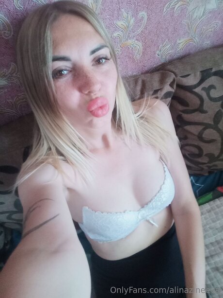 Alinazineeva model hot img