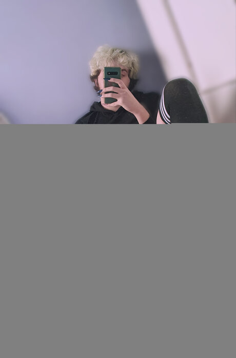 Padelleinsalamoia model pretty photo