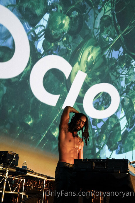 Oryanoryan pornstar sexy pic