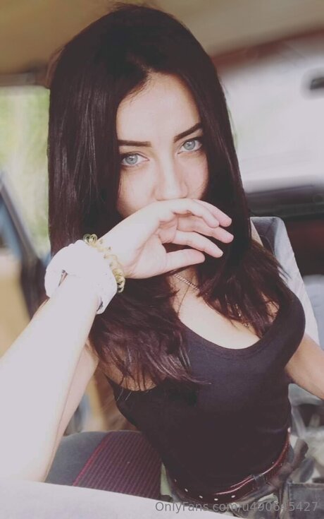 U490645427 model adult photos