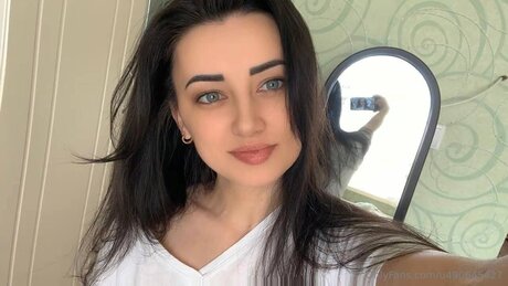 U490645427 hd model galleries