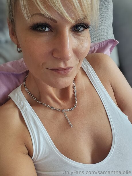 Samanthajolie model beautiful pic