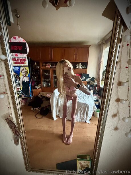 Lastrawberry exclusive pornstar pic
