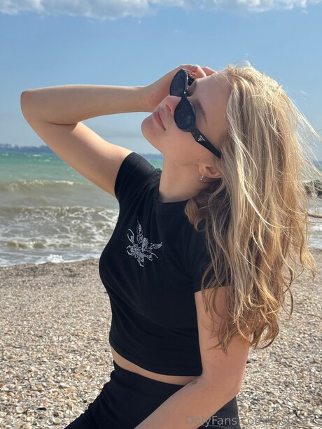 Tashha S naked model img